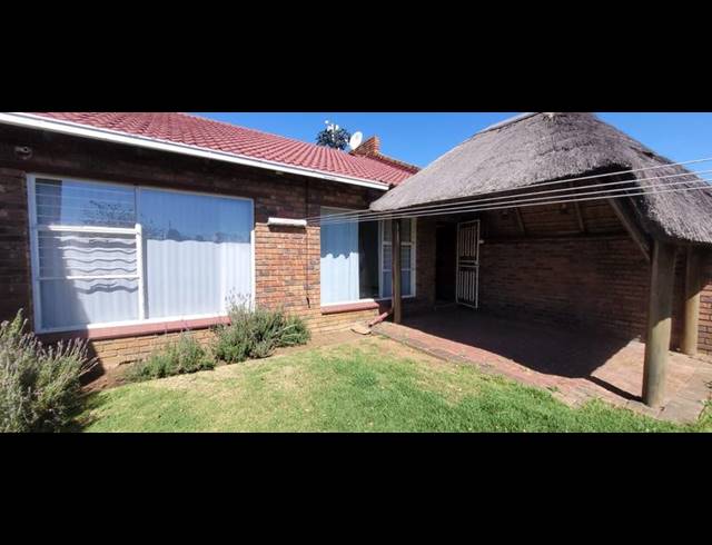 2 BEDROOM TOWNHOUSE FOR SALE IN MAYBERRY PARK